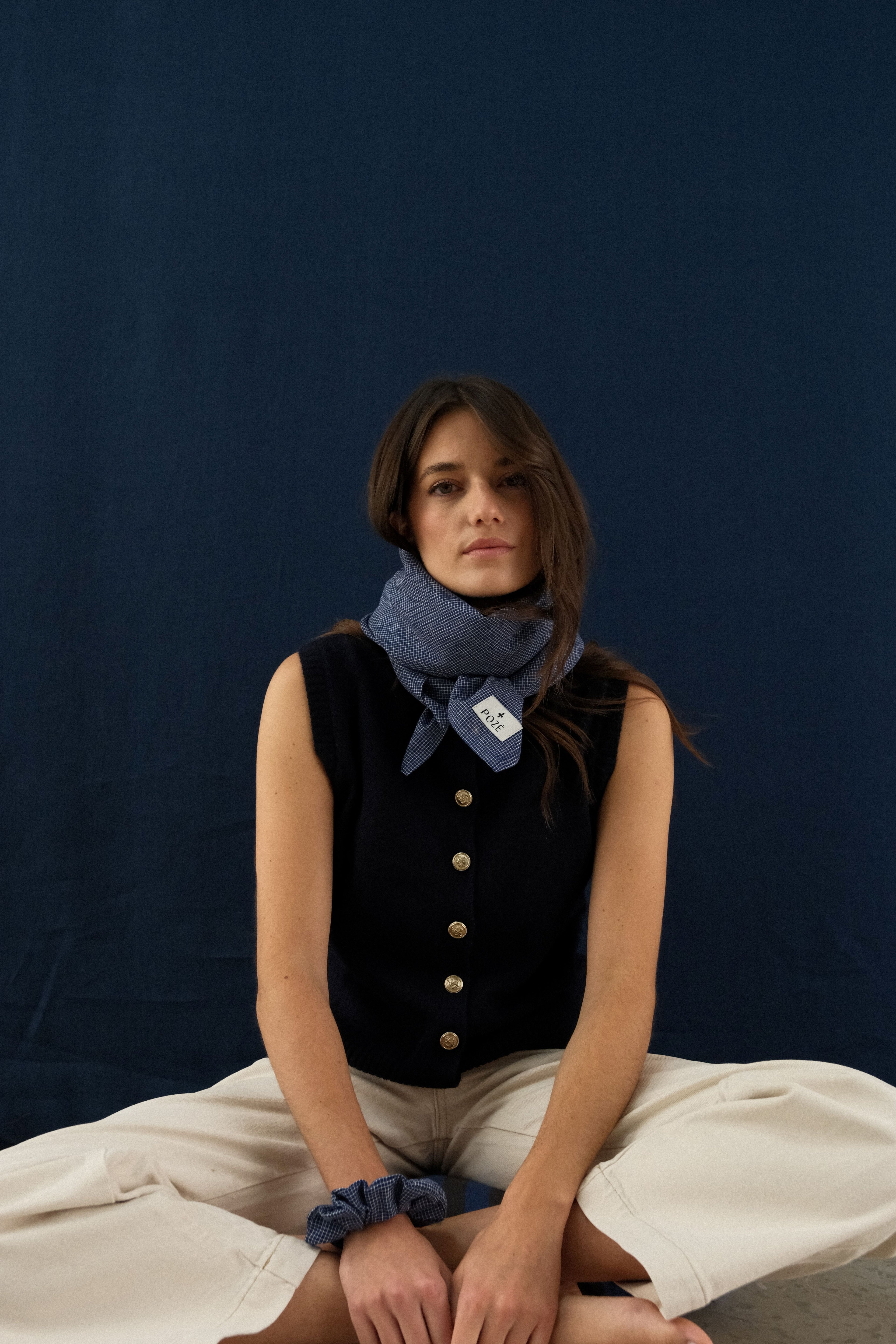 foulard et chouchou marine carreau portés
