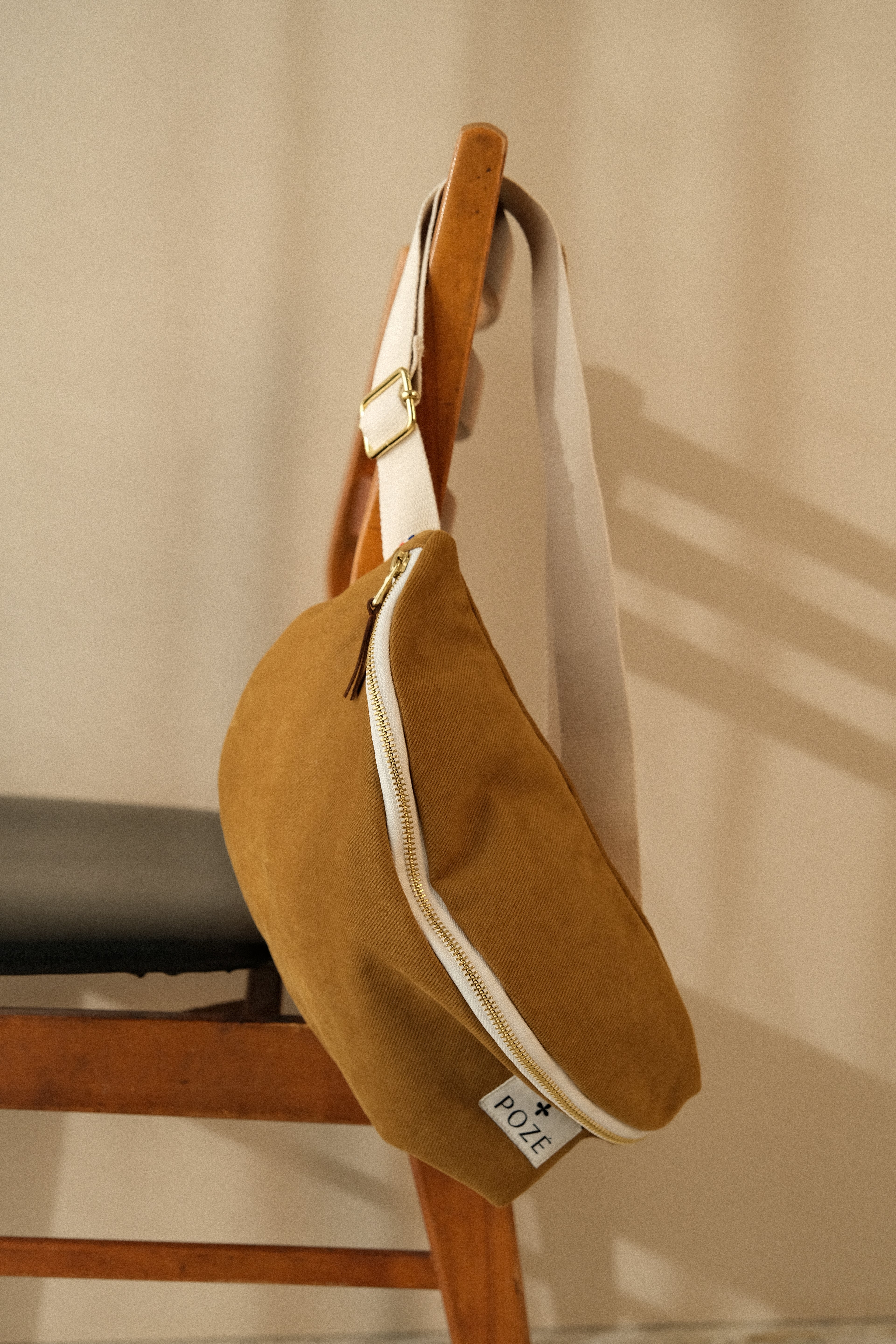 sac banane ocre grand format