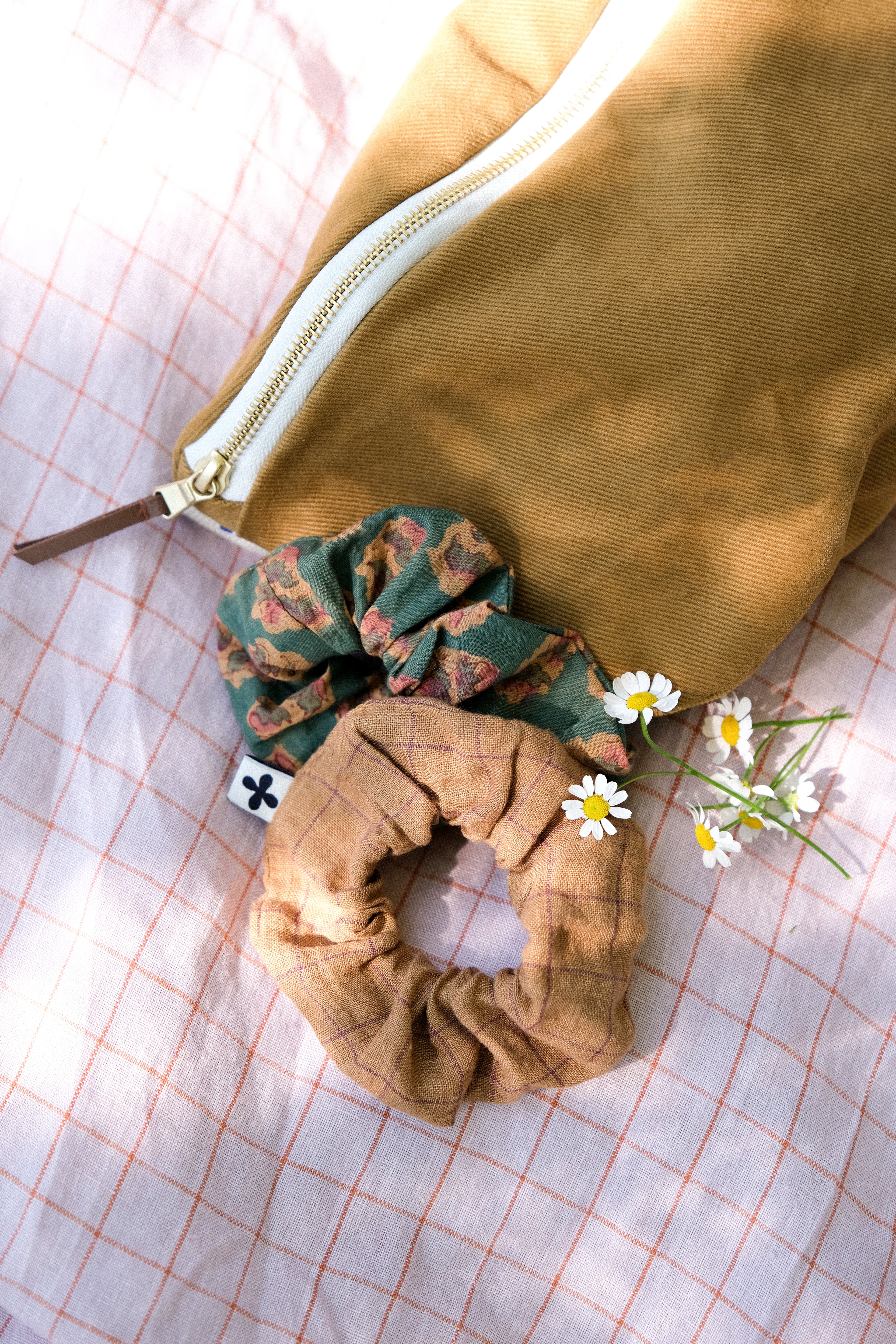 lot de 2 chouchous en lin et coton ocre et vert