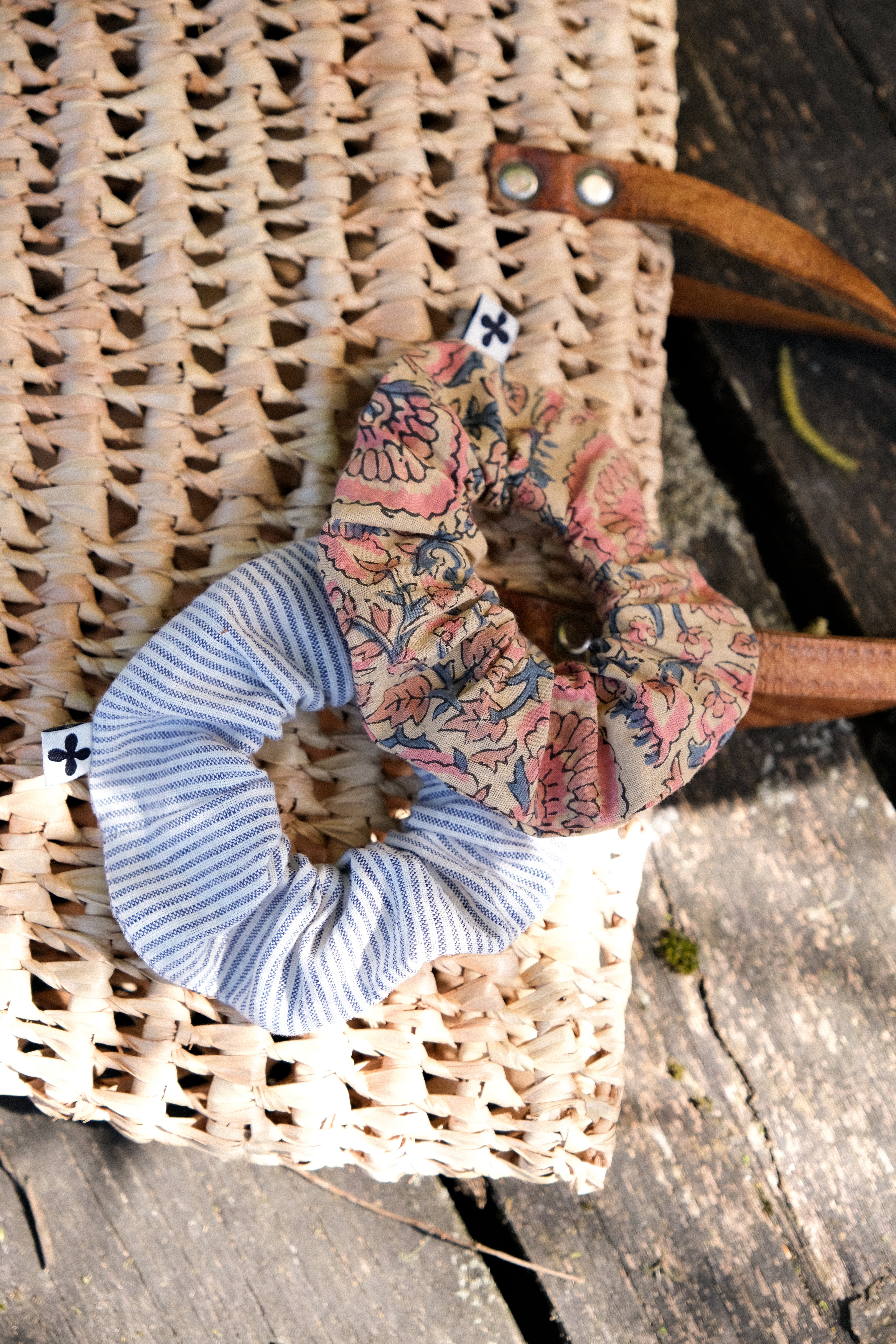 lot de 2 chouchous en lin et coton rose et bleu