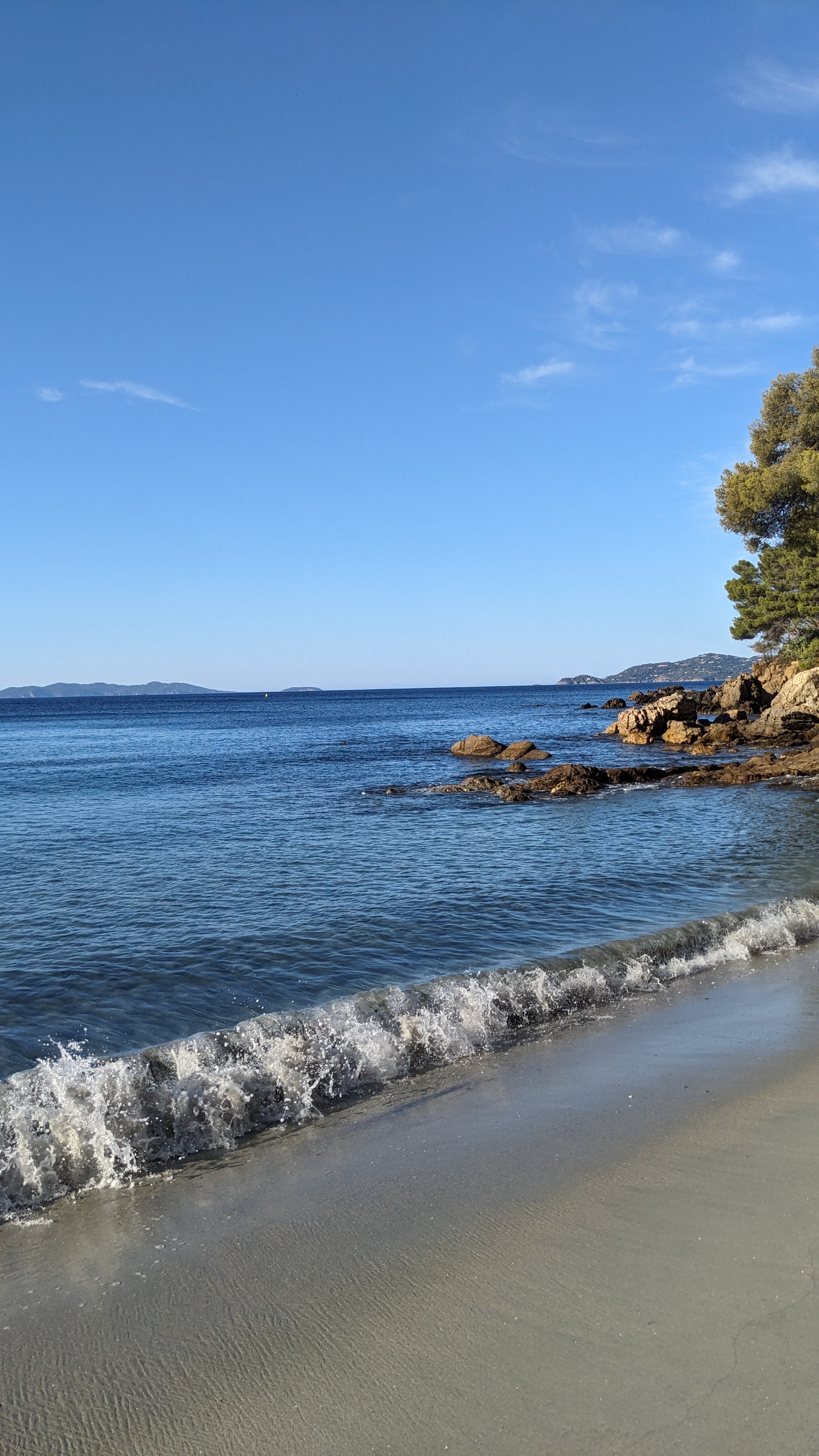 Soleil Mer Bleu Vague Sable Roche Arbre Lavandou 