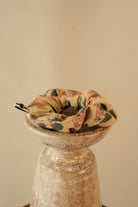 chouchou-fleuri-rose-coton-france-poze