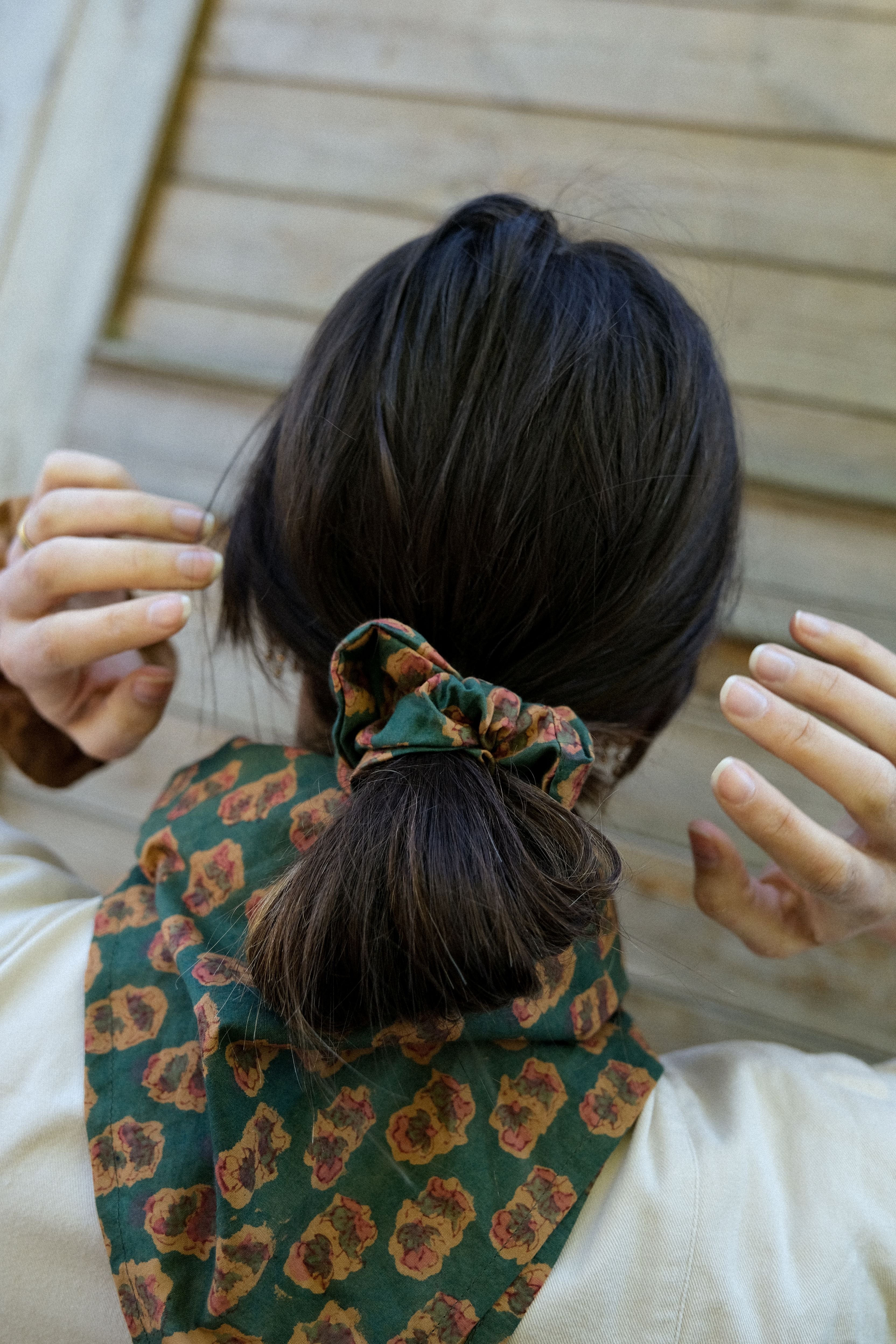 chouchou-fleuri-vert-coton-france-poze