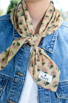 foulard fleuri rose