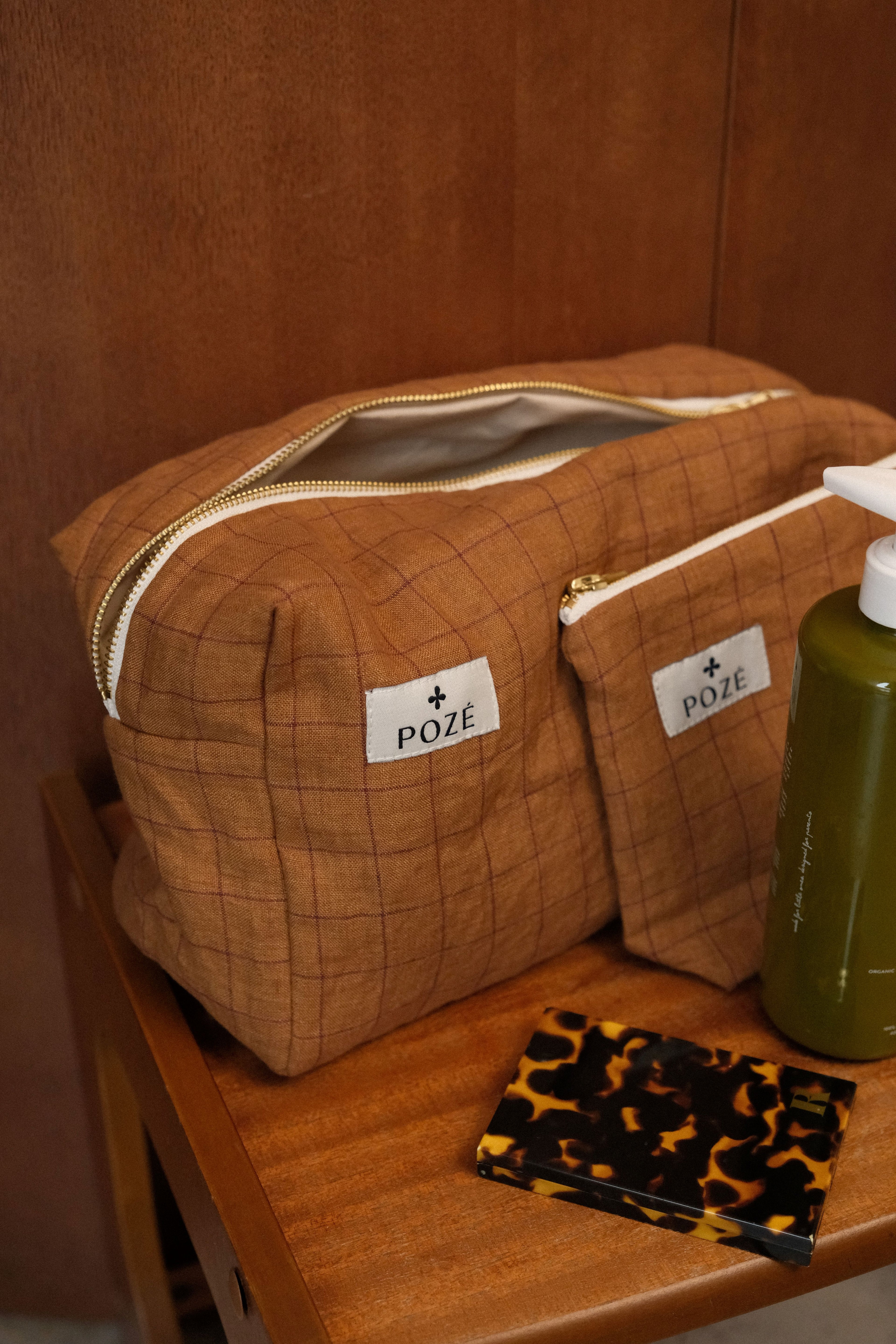 trousse-toilette-lin-carreau-ocre-made-in-france-poze
